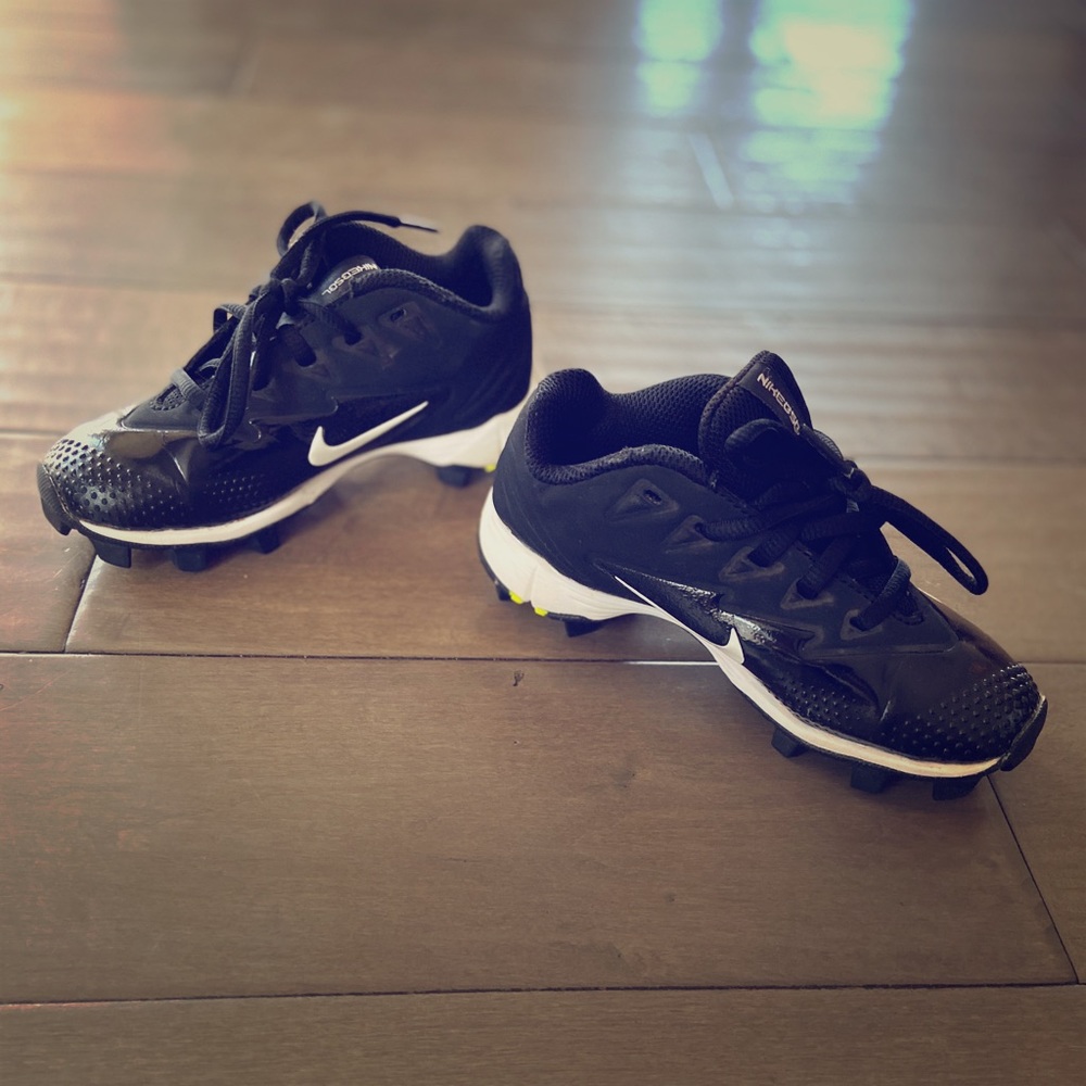 Nike boys baseball cleats size 11c